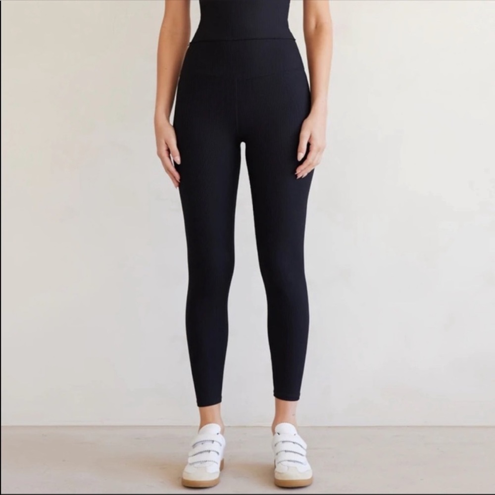 Carbon38 Ribbed 7/8 Leggings in Black in Size S